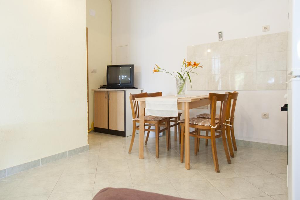 Apartment Mikulic Duće Exterior foto